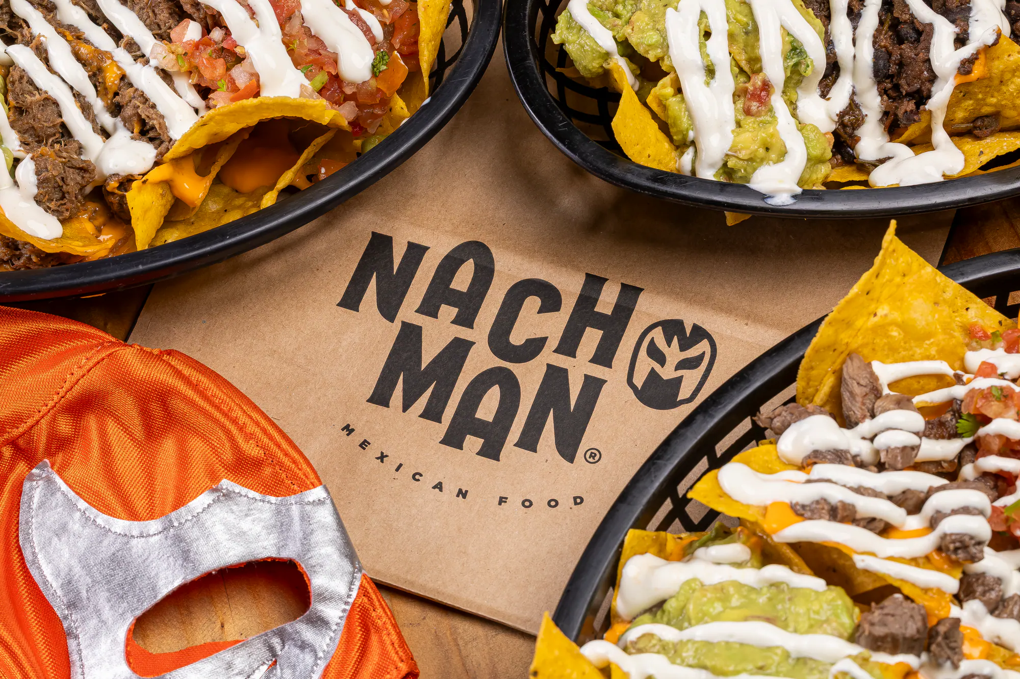 Mesa com pratos do Nacho Man