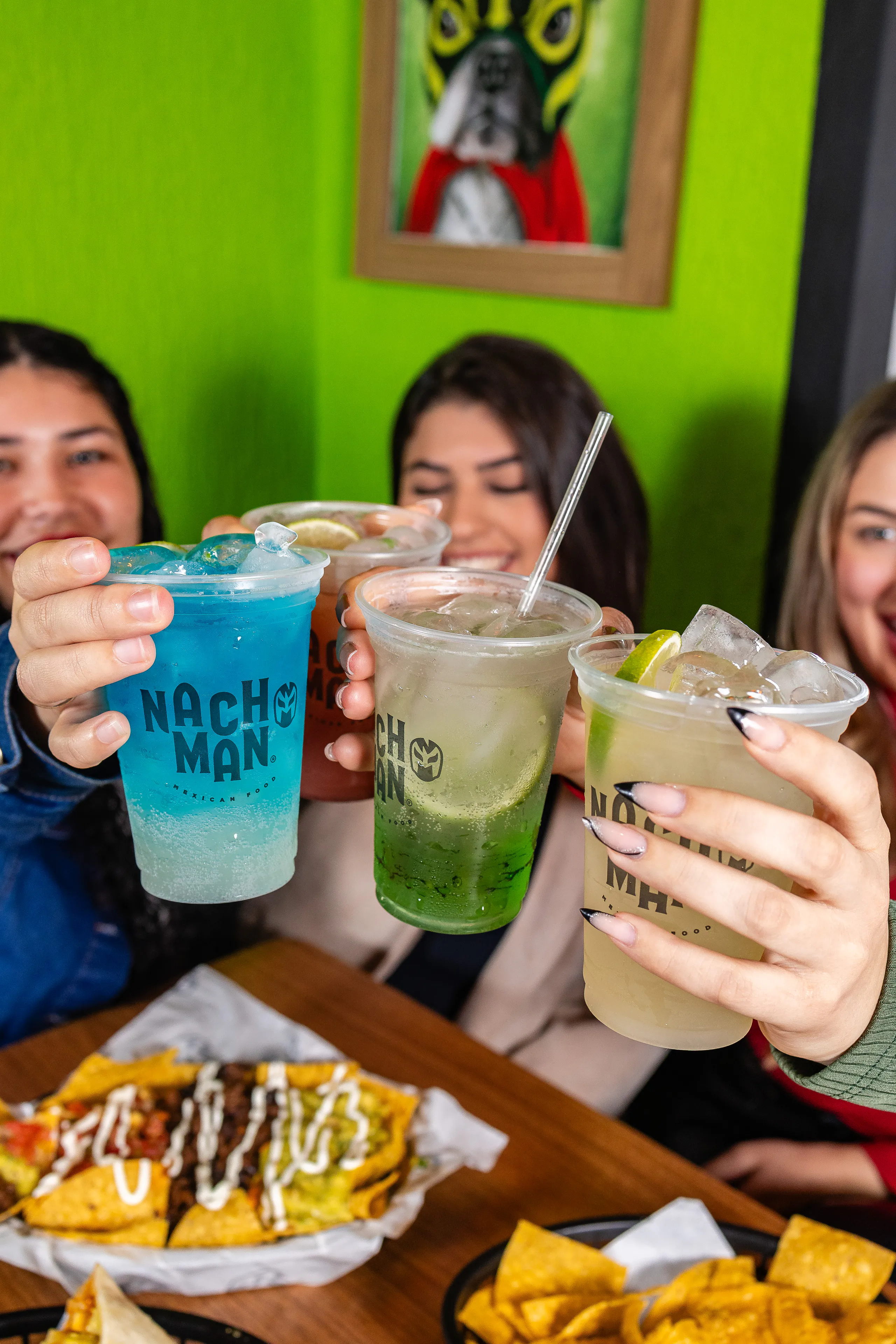 Pessoas reunidas no Nacho Man